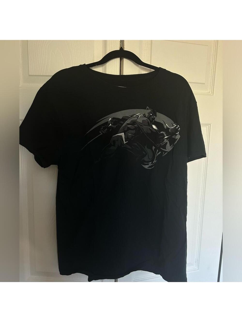 Marvel Lootwear Exclusive Black Panther Shirt - L - EUC